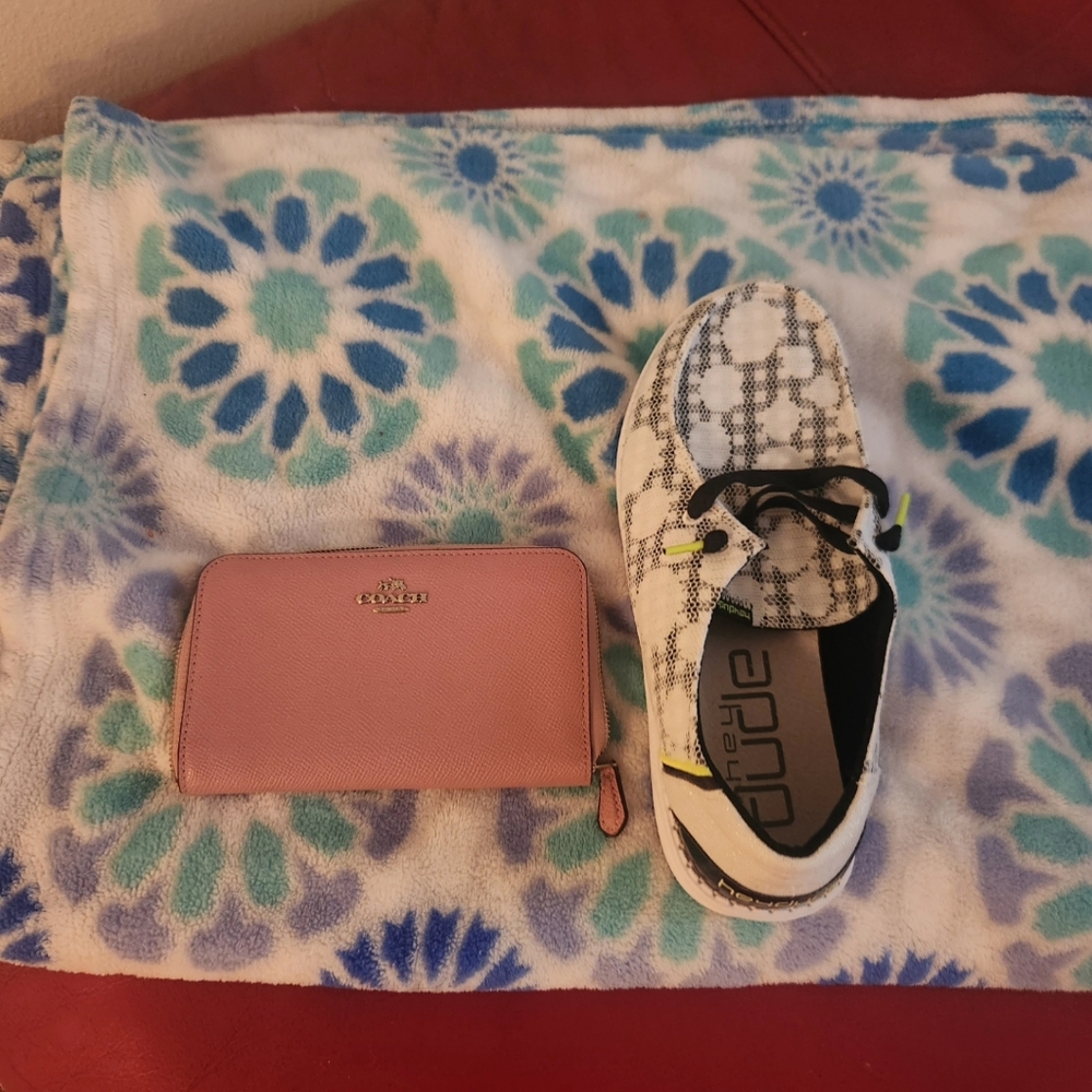 Coach Wallet - Picture 5 of 6